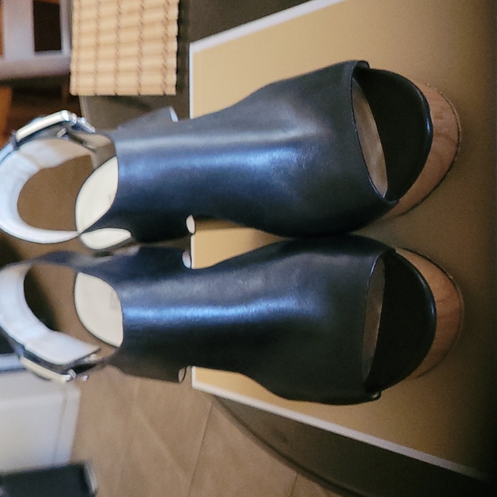 Michael Kors Josepbine Sandals